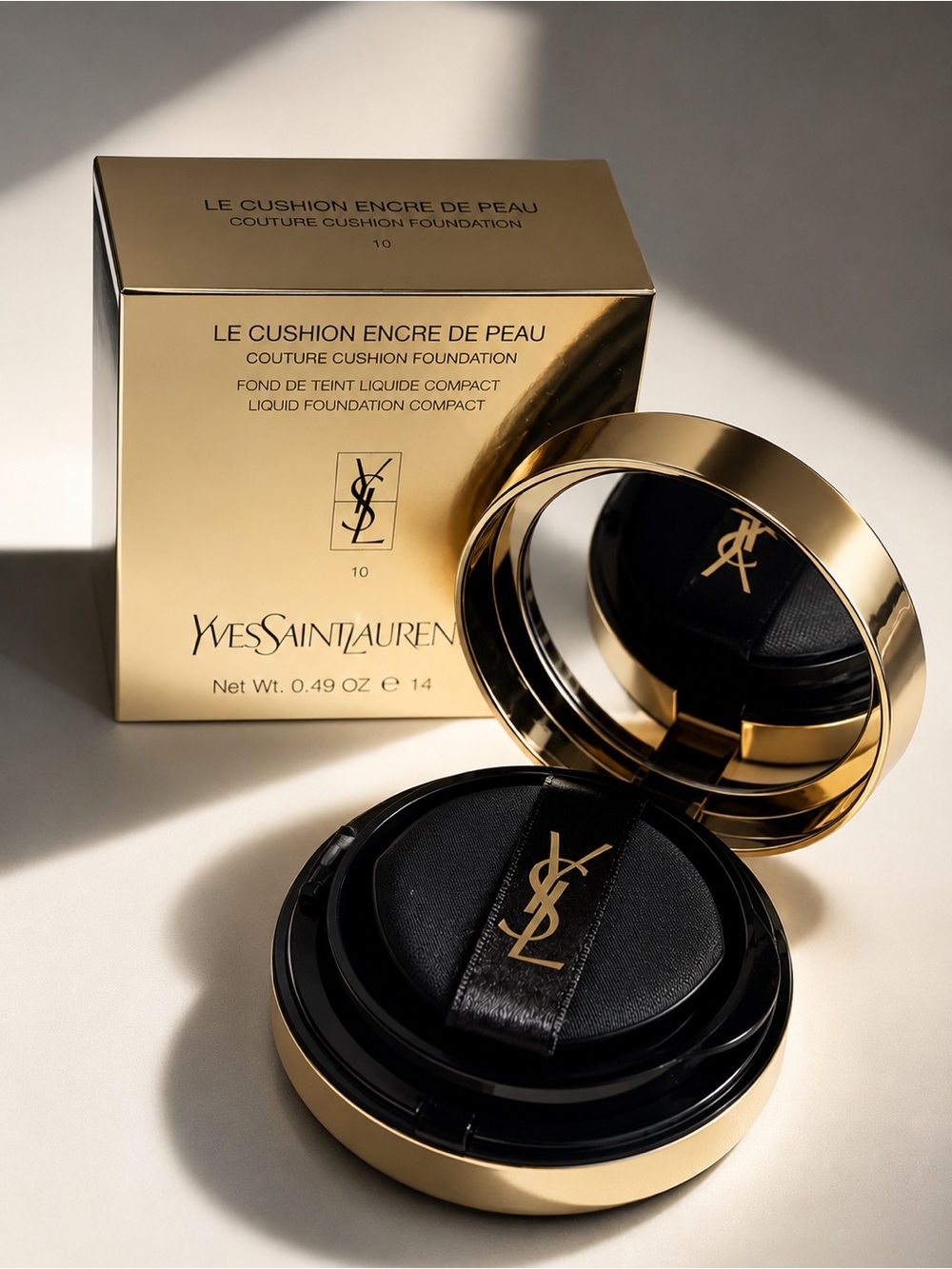 Yves Saint Laurent 
LE CUSHION ENCRE DE PEAU
LUMINOUS MATTE CUSHION FOUNDATION